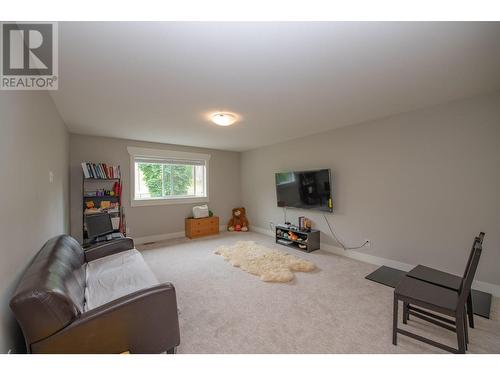 6600 Okanagan Avenue Unit# 15, Vernon, BC - Indoor Photo Showing Living Room