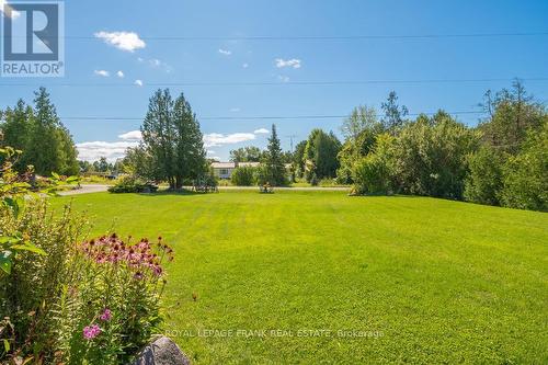 406 Lakehurst Circle Road, Galway-Cavendish And Harvey, ON - Outdoor