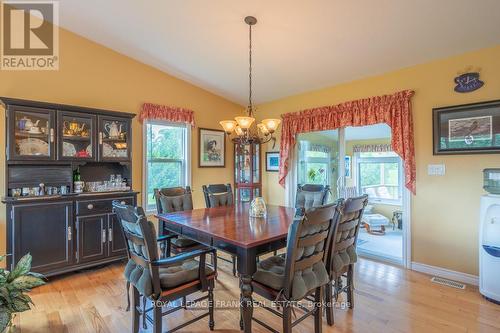 406 Lakehurst Circle Road, Galway-Cavendish And Harvey, ON - Indoor Photo Showing Dining Room