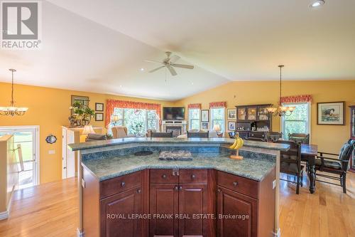 406 Lakehurst Circle Road, Galway-Cavendish And Harvey, ON - Indoor Photo Showing Kitchen