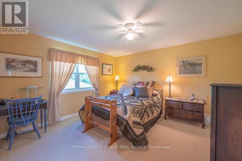 406 Lakehurst Circle Road, Galway-Cavendish And Harvey, ON - Indoor Photo Showing Bedroom