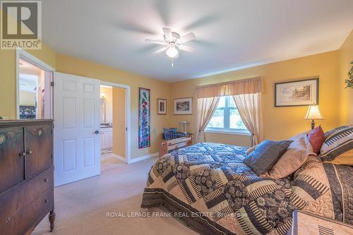 406 Lakehurst Circle Road, Galway-Cavendish And Harvey, ON - Indoor Photo Showing Bedroom