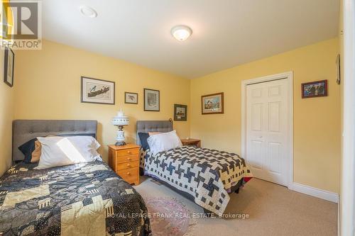 406 Lakehurst Circle Road, Galway-Cavendish And Harvey, ON - Indoor Photo Showing Bedroom