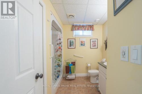 406 Lakehurst Circle Road, Galway-Cavendish And Harvey, ON - Indoor Photo Showing Bathroom