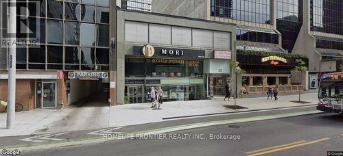 30 Eglinton Avenue E, Toronto, ON 