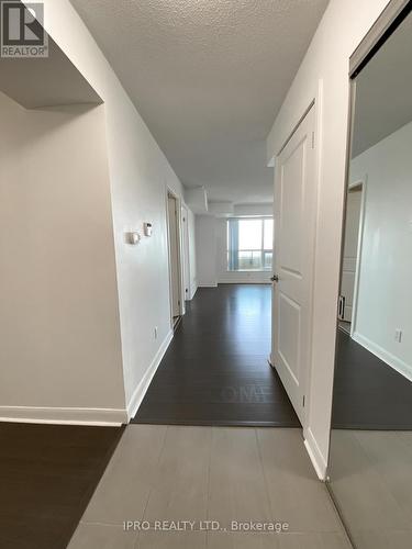 822 - 75 Norman Bethune Avenue, Richmond Hill, ON - Indoor Photo Showing Other Room