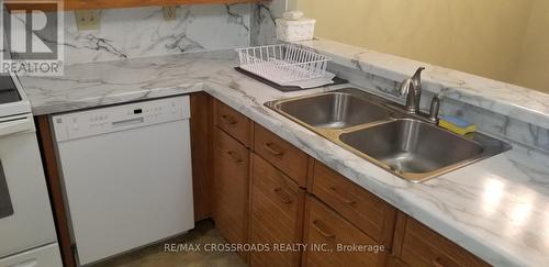 823 - 25 Austin Drive, Markham, ON - Indoor Photo Showing Kitchen With Double Sink