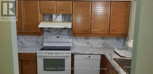 823 - 25 Austin Drive, Markham (Markville), ON - Indoor Photo Showing Kitchen