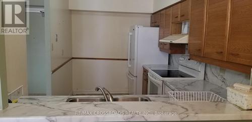 823 - 25 Austin Drive, Markham, ON - Indoor Photo Showing Kitchen