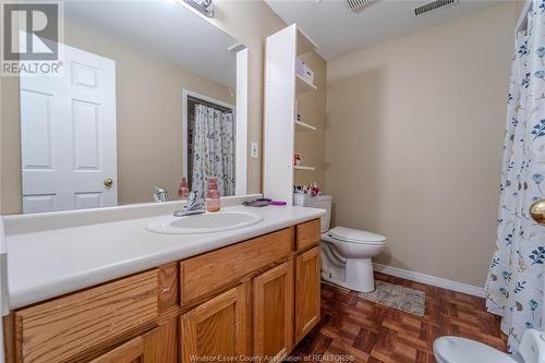 3646 Riberdy, Windsor, ON - Indoor Photo Showing Bathroom