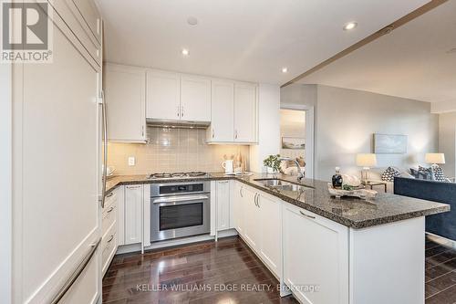 516 - 11 Bronte Road, Oakville (Bronte West), ON - Indoor Photo Showing Kitchen With Double Sink With Upgraded Kitchen