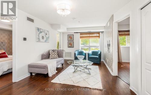 2101 - 6 Dayspring Circle, Brampton (Goreway Drive Corridor), ON - Indoor Photo Showing Living Room