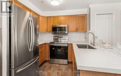 2101 - 6 Dayspring Circle, Brampton (Goreway Drive Corridor), ON - Indoor Photo Showing Kitchen With Upgraded Kitchen