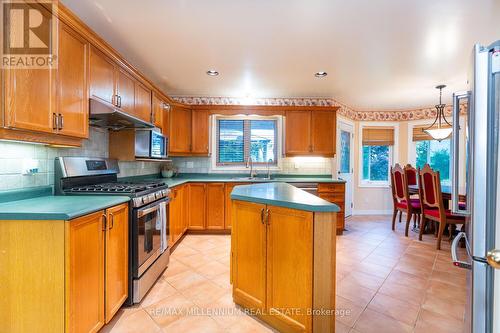 14389 Ninth Line, Halton Hills, ON - Indoor Photo Showing Kitchen With Double Sink