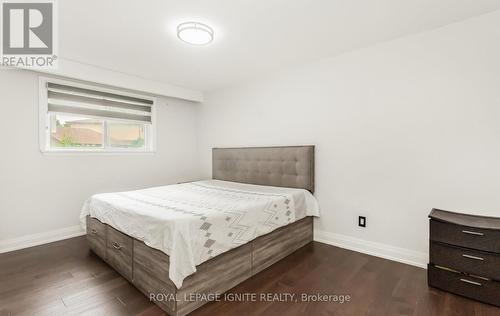 3325 Victory Crescent, Mississauga (Malton), ON - Indoor Photo Showing Bedroom