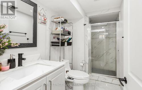 3325 Victory Crescent, Mississauga (Malton), ON - Indoor Photo Showing Bathroom