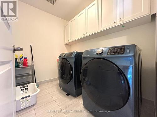 131 Beaveridge Avenue, Oakville, ON - Indoor Photo Showing Laundry Room