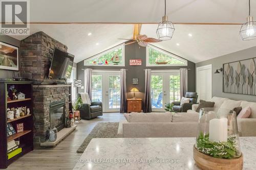 440 Forbes Crescent, South Bruce Peninsula, ON - Indoor Photo Showing Living Room With Fireplace