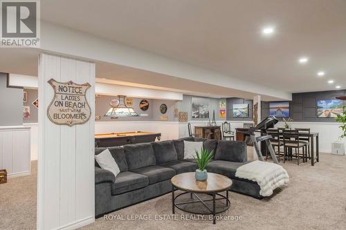 440 Forbes Crescent, South Bruce Peninsula, ON - Indoor Photo Showing Living Room