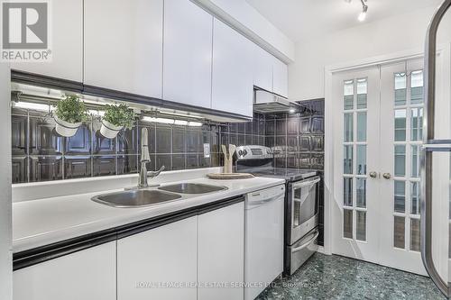 814 - 2267 Lake Shore Boulevard W, Toronto (Mimico), ON - Indoor Photo Showing Kitchen With Double Sink