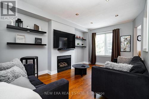 5380 Floral Hill Crescent, Mississauga, ON - Indoor Photo Showing Living Room With Fireplace