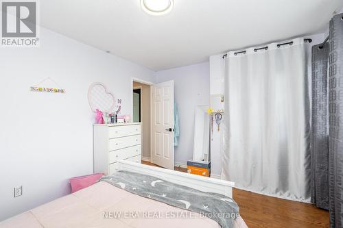 5380 Floral Hill Crescent, Mississauga (East Credit), ON - Indoor Photo Showing Bedroom