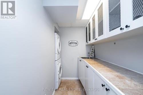 5380 Floral Hill Crescent, Mississauga (East Credit), ON - Indoor Photo Showing Laundry Room