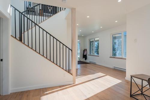 575 Larch Drive, Kaslo, BC - Indoor Photo Showing Other Room