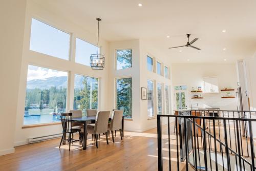 575 Larch Drive, Kaslo, BC - Indoor Photo Showing Dining Room