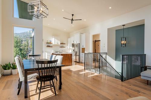 575 Larch Drive, Kaslo, BC - Indoor Photo Showing Dining Room