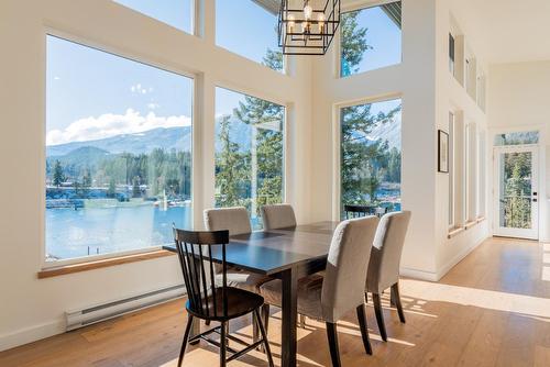 575 Larch Drive, Kaslo, BC - Indoor Photo Showing Dining Room