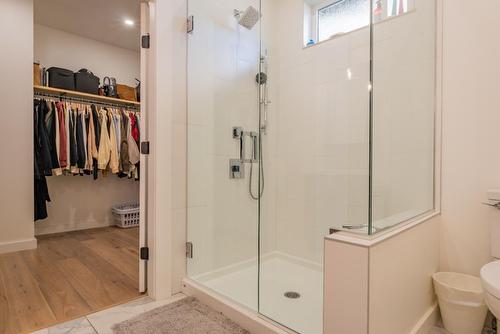 575 Larch Drive, Kaslo, BC - Indoor Photo Showing Bathroom