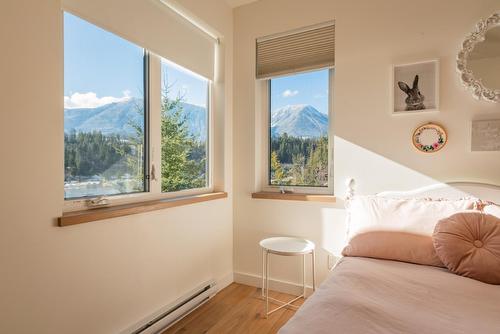 575 Larch Drive, Kaslo, BC - Indoor Photo Showing Other Room