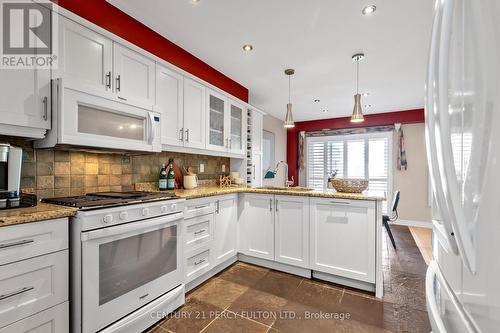 19 Davey Street, Ajax (South East), ON - Indoor Photo Showing Kitchen With Upgraded Kitchen