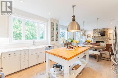 34734 Bayfield Road, Bluewater (Bayfield), ON - Indoor Photo Showing Kitchen With Upgraded Kitchen