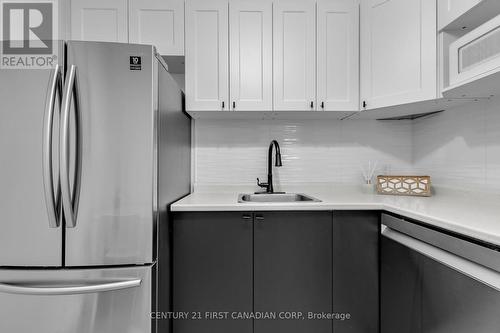 415 - 15 Jacksway Crescent, London, ON - Indoor Photo Showing Kitchen