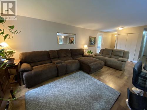 1413 Prince Rupert Boulevard, Prince Rupert, BC - Indoor Photo Showing Living Room