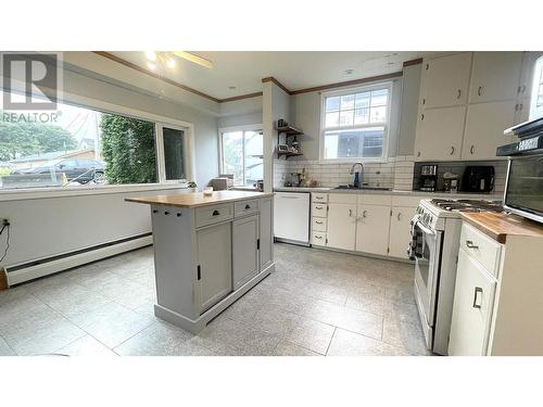 100 W 4Th Avenue, Prince Rupert, BC - Indoor Photo Showing Kitchen