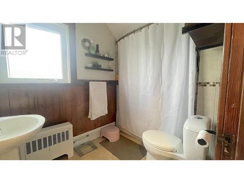 100 W 4Th Avenue, Prince Rupert, BC - Indoor Photo Showing Bathroom