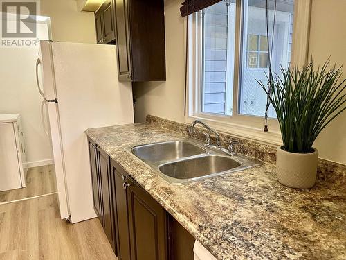 3803 Alderwood Court, Prince George, BC - Indoor Photo Showing Kitchen With Double Sink