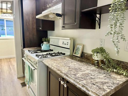 3803 Alderwood Court, Prince George, BC - Indoor Photo Showing Kitchen