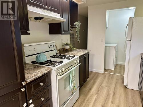 3803 Alderwood Court, Prince George, BC - Indoor Photo Showing Kitchen