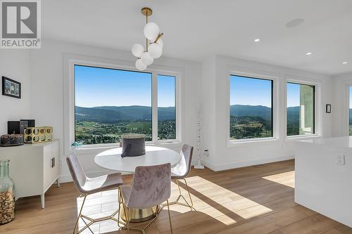 1426 Mine Hill Lane, Kelowna, BC - Indoor Photo Showing Dining Room