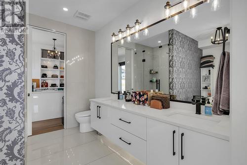 1426 Mine Hill Lane, Kelowna, BC - Indoor Photo Showing Bathroom