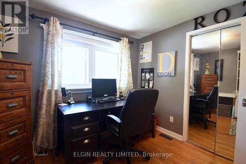 366 Burlington Crescent, London, ON - Indoor Photo Showing Office