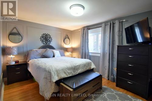 366 Burlington Crescent, London, ON - Indoor Photo Showing Bedroom