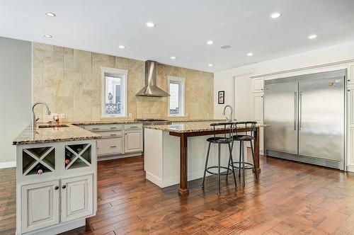 2032 Sunview Drive, West Kelowna, BC - Indoor Photo Showing Kitchen With Upgraded Kitchen