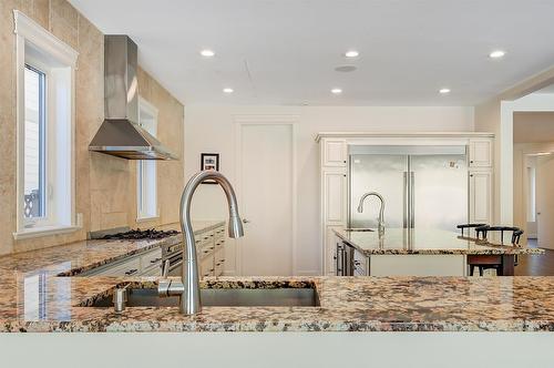 2032 Sunview Drive, West Kelowna, BC - Indoor Photo Showing Kitchen With Upgraded Kitchen