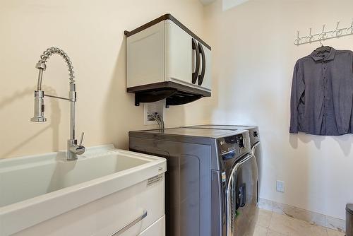 2032 Sunview Drive, West Kelowna, BC - Indoor Photo Showing Laundry Room