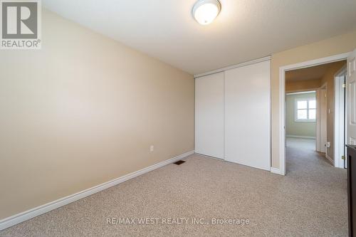 334 Cundles Road E, Barrie (Little Lake), ON - Indoor Photo Showing Other Room